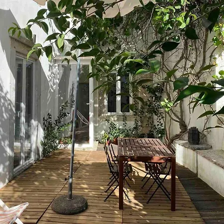 Apartamento Quiet And Charming - With Yard, Center