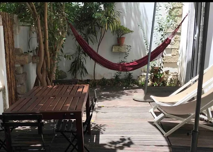 Quiet And Charming - With Yard, Center Апартаменты Лиссабон