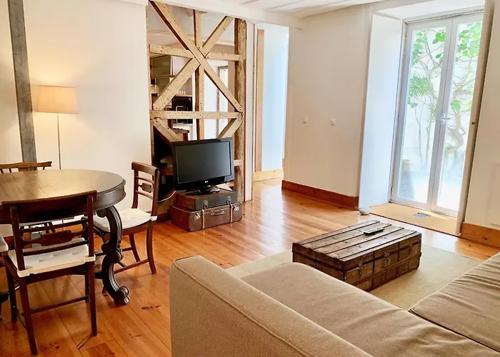 Quiet And Charming - With Yard, Center Апартаменты Лиссабон