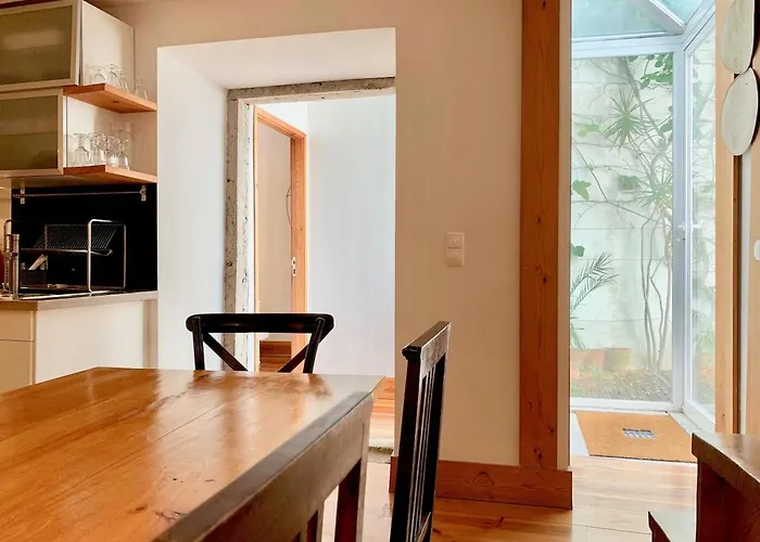 Quiet And Charming - With Yard, Center Лиссабон
